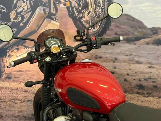 TRIUMPH STREET TWIN TRIUMPH STREET TWIN